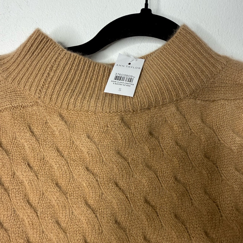 Ann Taylor Women's Cashmere Cable Sweater Size Small ( Color Camel) - Picture 5 of 6